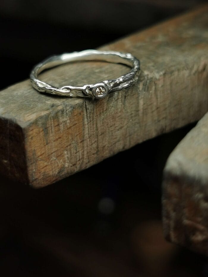 Sidabrinis žiedas su mini šampaniniu deimantu - Image 2
