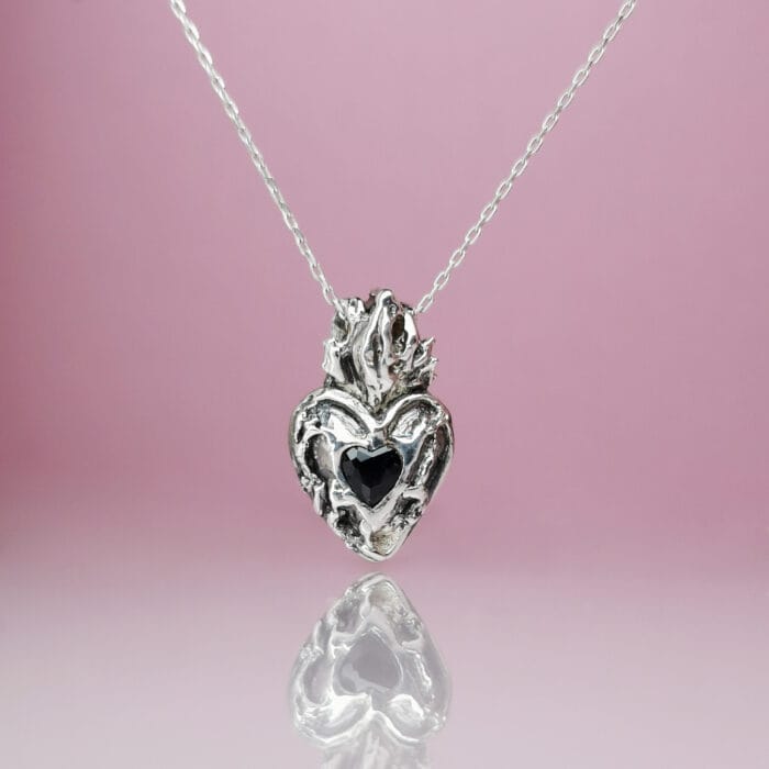 0649fc_3804ac9388e44a10af506aee11c36263mv2.jpg Ex voto Juodas - Image 1