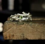 Koralas su peridotu