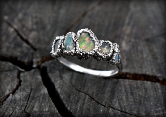 Opalų žiedas – Paveikslėlis 1