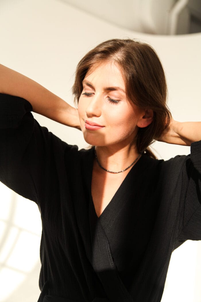 Juodų deimantų vėrinys – Paveikslėlis 3