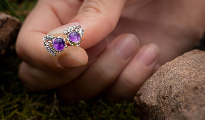 0649fc_82887cadef4446fdab97887de99cfa42mv2.jpg Sidabro gėlytės su ametistais – Paveikslėlis 1