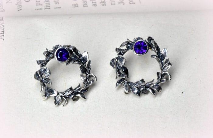 0649fc_85f11f2fd06b47f7b68cfceb5fea76a8mv2.jpg Auskarai Ruduo – Paveikslėlis 1