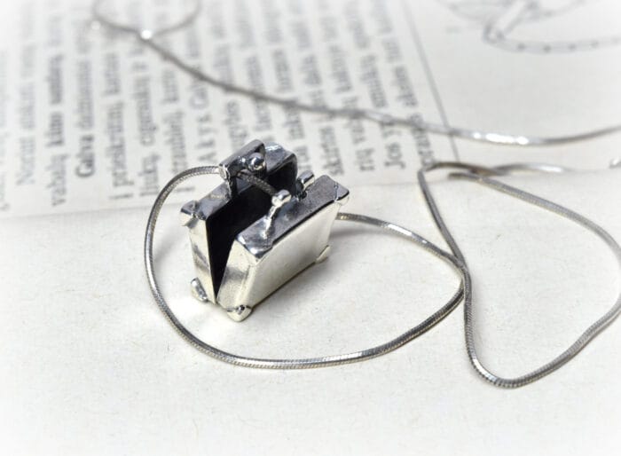 Sidabrinis lagaminas - Image 6