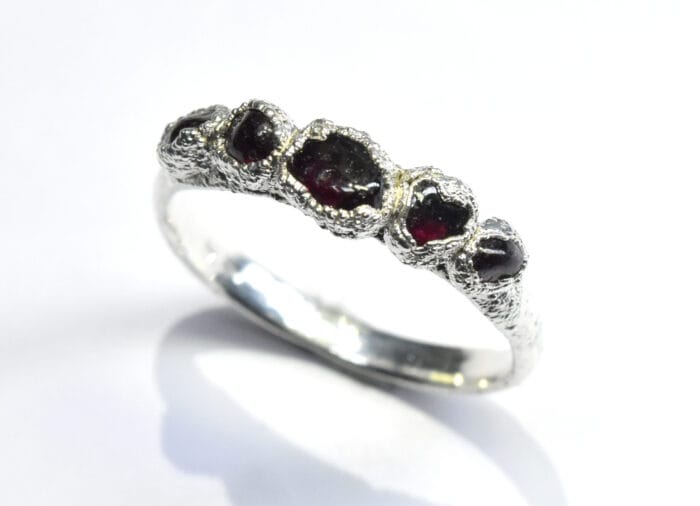 Granatų žiedas – Paveikslėlis 1