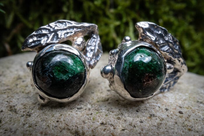 Botaniniai auskarai su eklogito akmenimis – Paveikslėlis 4