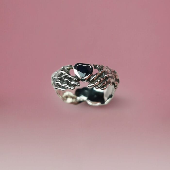 0649fc_e97fd4c0d2134dbdade27bf2391995ccmv2.jpg Claddagh žiedas Juodas - Image 1